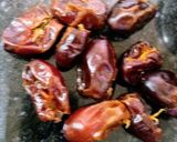A picture of step 1 of Tomato, Khajur Meetha Khatta.