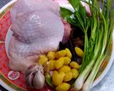 รูปขั้นตอนการทำที่ 1 ของ ไก่ตุ๋นเห็ดหอมแปะก๊วย