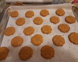 Karácsonyi mogyoróvajas keksz recept fázis 3 fotója