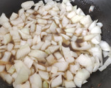 Foto del paso 2 de la receta: "Arroz" de Coliflor con Pollo y verdura🫑🍆🧅