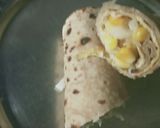 A picture of step 5 of Street style egg roll.