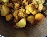 ফুলকপি আলু দিয়ে রুই মাছের ঝোল (Fulkopi rui curry recipe in Bengali) রেসিপি ধাপ - 3 ছবি