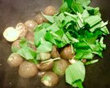 Hình bước làm 4 của món Cà Thái Xanh Xào Lá Tỏi Gấu