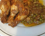 Foto del paso 5 de la receta: Pollo al ajillo con patatas y guisantes