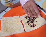 Foto langkah ke 2 dari resep Roti bakar🍞🧀.