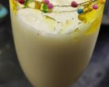 A picture of step 2 of Pineapple milk shake.