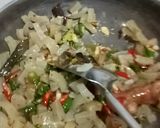 Foto langkah ke 4 dari resep Oseng kikil mercon cabe ijo.