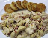 Foto del paso 4 de la receta: Pollo al champignon con jamón crudo y papas doradas