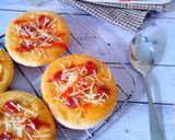Foto langkah ke 5 dari resep Mini Pizza.