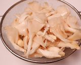 Foto langkah ke 1 dari resep Jamur Tiram Crispy.