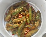 Foto langkah ke 4 dari resep Buncis goreng cabe garam.