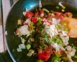 A picture of step 4 of Spicy macroni mix spaghettis chaat.