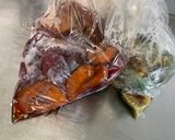 Une image de l'étape 1 de Compote de prunes, figues blanches et pétales de rose.