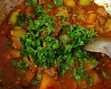हरे बैंगन आलू की मसाला करी सब्ज़ी (Hare baingan aloo ki masala curry sabzi recipe in Hindi) रेसिपी चरण 11 फोटो