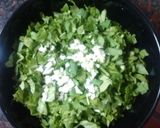 Foto del paso 1 de la receta: Ensalada de rúcula, ajo y parmesano, para acompañar carnes asadas