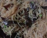 Foto langkah ke 5 dari resep Bihun jamur kuping.
