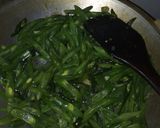 Foto langkah ke 3 dari resep Tumis buncis pedes manis.