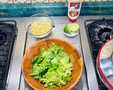Foto del paso 4 de la receta: Elote y camarón en ensalada