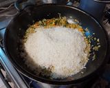 Foto del paso 2 de la receta: Arroz Amarillo con Mejillones