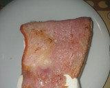 Foto del paso 2 de la receta: Bocadillo de lomo adobado y queso tierno con tomate aliñado