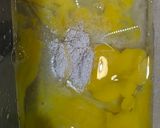 Gambar langkah 1 resipi Telur dadar pucuk moringa.
