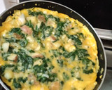 Foto del paso 6 de la receta: Tortilla de patata con espinacas y cebolla