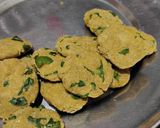 A picture of step 4 of Wheat-Bajra Masala Bhakhri.