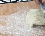 Foto langkah ke 2 dari resep Korean Garlic Cheese Bread.