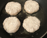 Foto del paso 7 de la receta: Medallones de merluza y avena con guarnición de patata y batata en micro. (apto BLW)