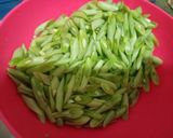 Foto langkah ke 1 dari resep Tumis Terasi Buncis Telur.