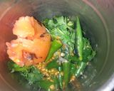 टमाटर हरी धनिया की चटनी(tamatar hari dhaniya ki chutney recipe in hindi) रेसिपी चरण 2 फोटो