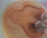 Foto del paso 2 de la receta: Bizcochuelo de fresa con frutos del bosque