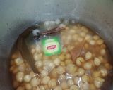 A picture of step 1 of Pindi Chana Masala.