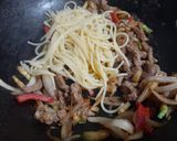 Foto del paso 2 de la receta: Wok de carne, vegetales y tallarín