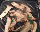 Foto del paso 5 de la receta Pechugas de pollo a la mostaza y miel con boletus y berenjenas a la plancha