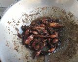 Foto langkah ke 5 dari resep Cumi Tumis Hitam Pedas.