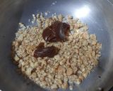 कैरेमल वॉलनट चॉकलेट टार्ट(Caramel Walnut Chocolate Tart recipe in Hindi) रेसिपी चरण 10 फोटो