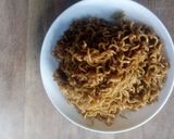 Foto langkah ke 3 dari resep Mie goreng kecap.