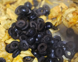 Foto del paso 5 de la receta: Timbal kremoso de arroz y olivas negras