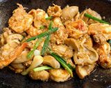 รูปขั้นตอนการทำที่ 5 ของ กุ้งผัดกระเทียมและเห็ดฟาง