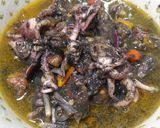 Foto langkah ke 5 dari resep Tumis cumi hitam.