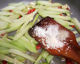 Foto langkah ke 5 dari resep Tumis labu terasi.
