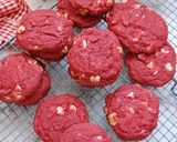 Foto langkah ke 4 dari resep Red velvet white chocolate cookies.