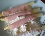 Foto del paso 1 de la receta: Espárragos envueltos en jamón y crema de espinaca