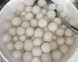 Hình bước làm 5 của món Chè trân châu dừa hạt sen