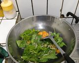 Foto langkah ke 2 dari resep Sayur Bening Bayam.