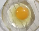 Foto langkah ke 3 dari resep Telur Gulung Sosis.