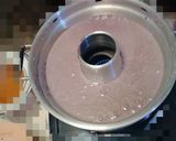 Foto langkah ke 5 dari resep Bolu ketan item panggang.