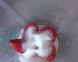 Foto del paso 2 de la receta: Licuado Frío de Frutilla🍓🍓