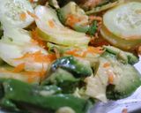 Foto del paso 4 de la receta: Ensalada veraniega: Pepino, tomate, palta, zanahoria y jamón